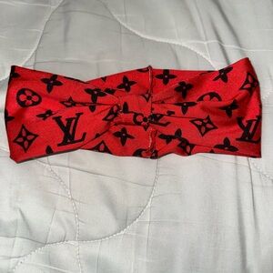 LV design headband, cute bow in the middle.
One size only